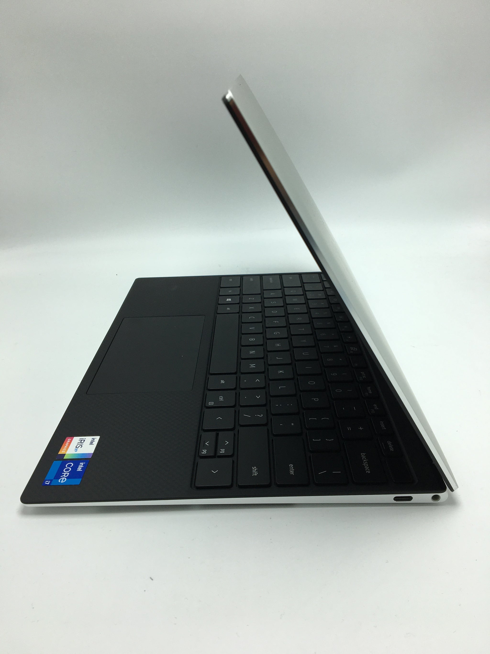 DELL XPS 13- 13.4" UHD - Touch Display w/Webcam - 32gb/1Tb