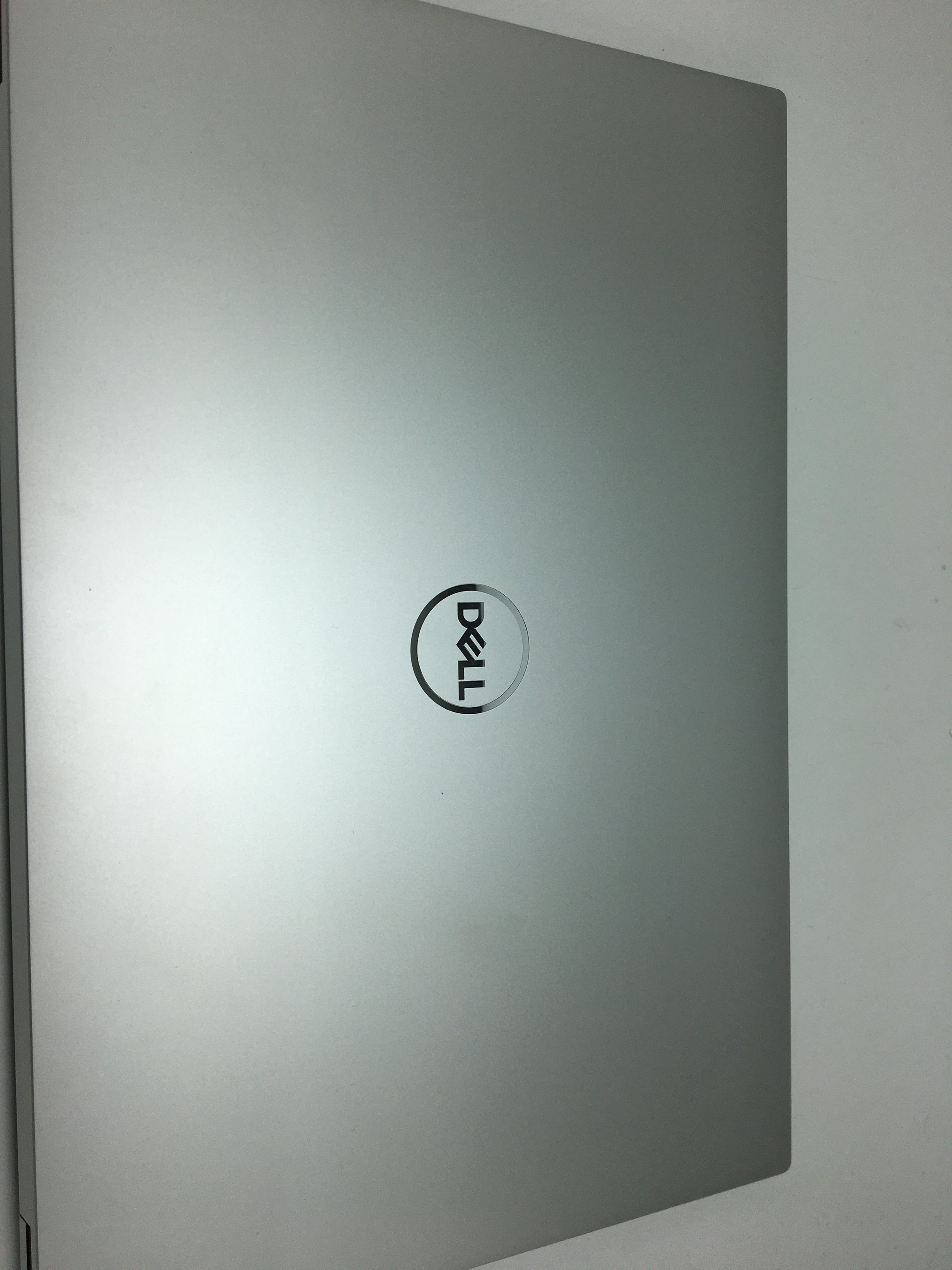 DELL XPS 17" UHD Touch Display w/webcam - 32GB/1TB SSD