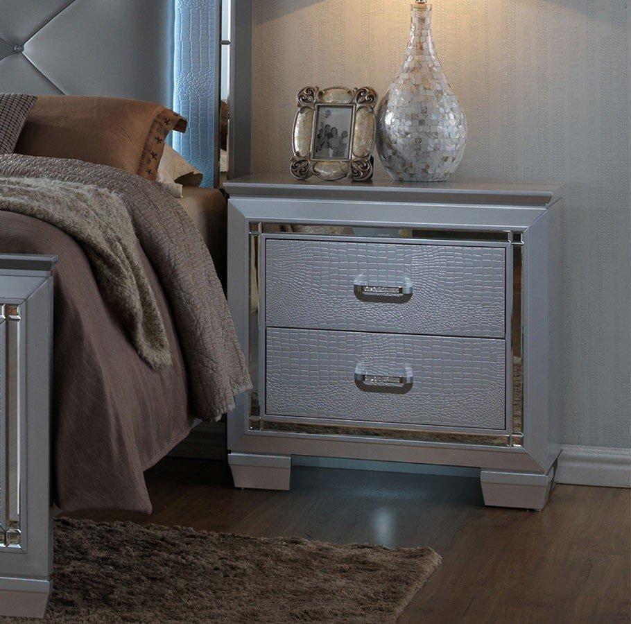 Cama Queen c/1 Buro Tocador y Espejo Luz led